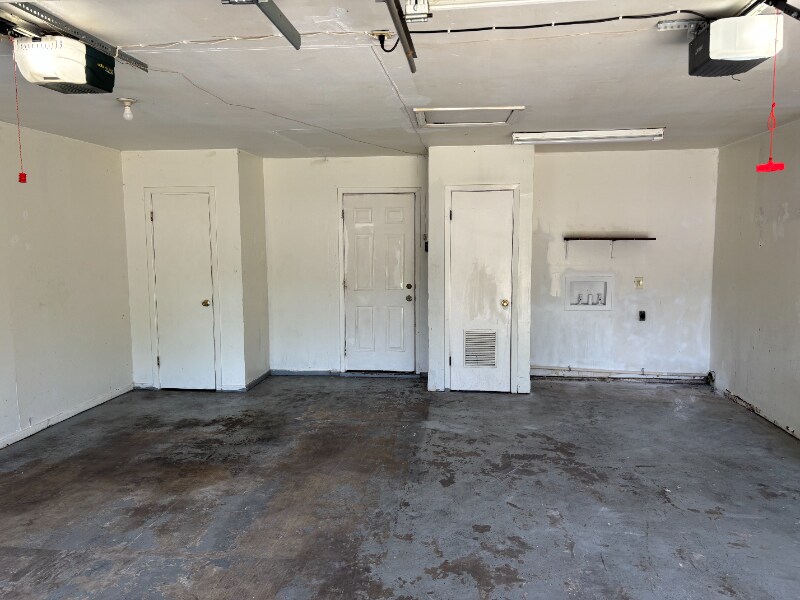 Building Photo - 1000 N 58th St