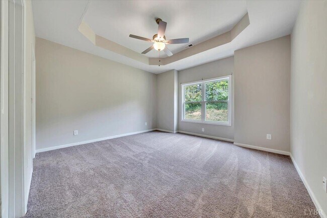 Building Photo - 261 Crystal Ln