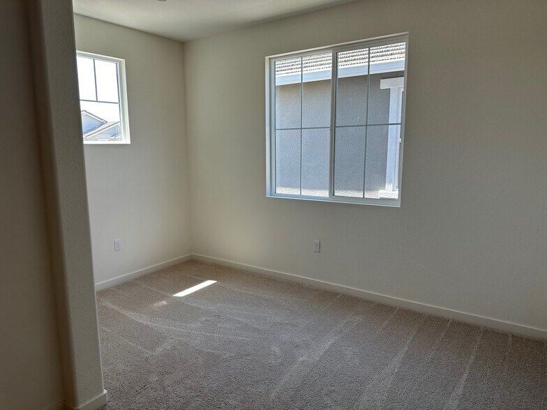 Building Photo - 5451 Knights Valley Ln