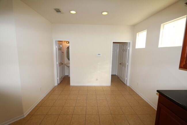 Building Photo - 7555 Autumn Sun Dr