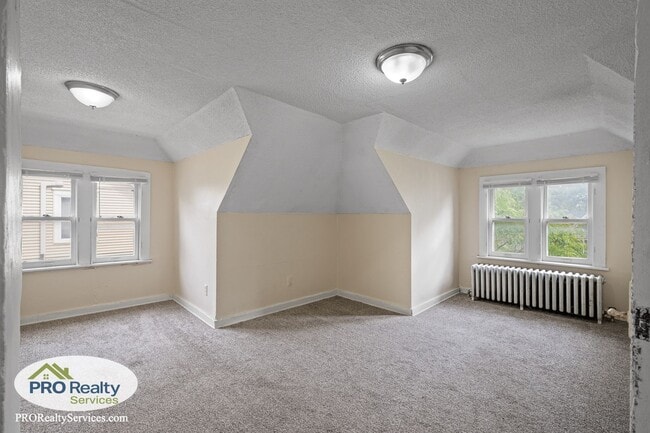 Building Photo - 3328 5th Ave S