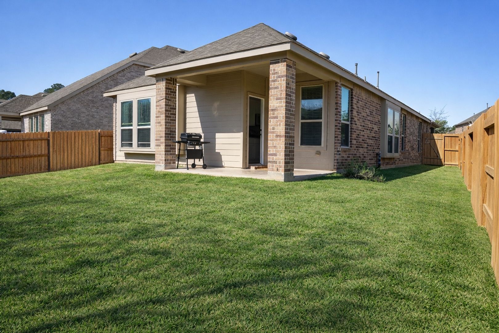 Building Photo - 137 Emory Birch