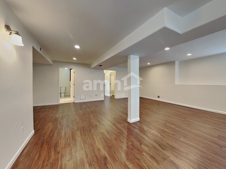 Building Photo - 6627 Sonny Blue Dr