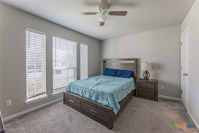 Building Photo - 810 Earp Dr