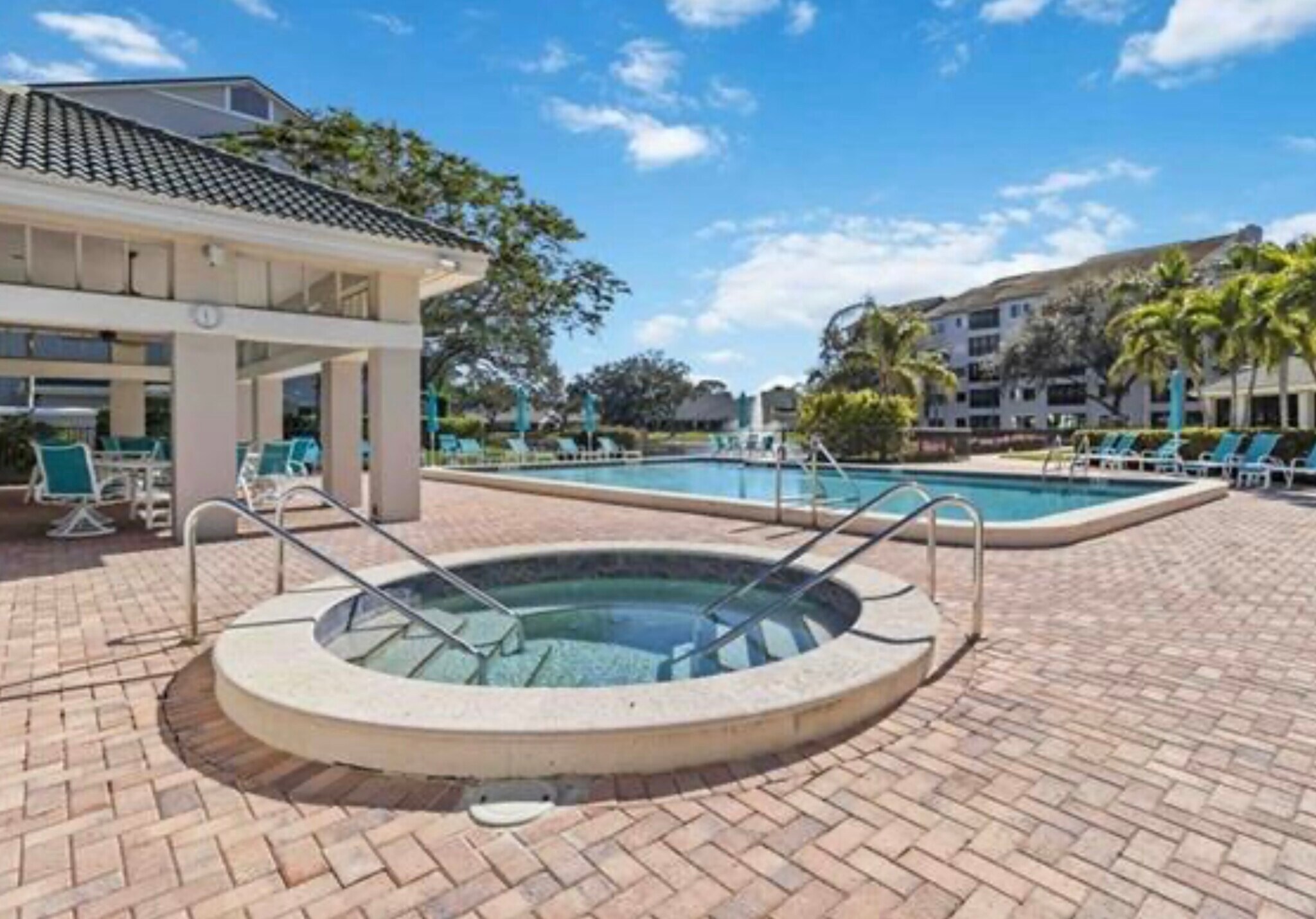 Hot tub - 1001 Arbor Lake Dr