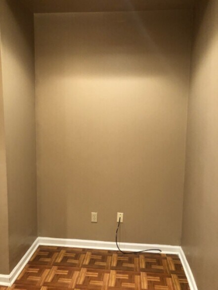 Building Photo - 1102 College St