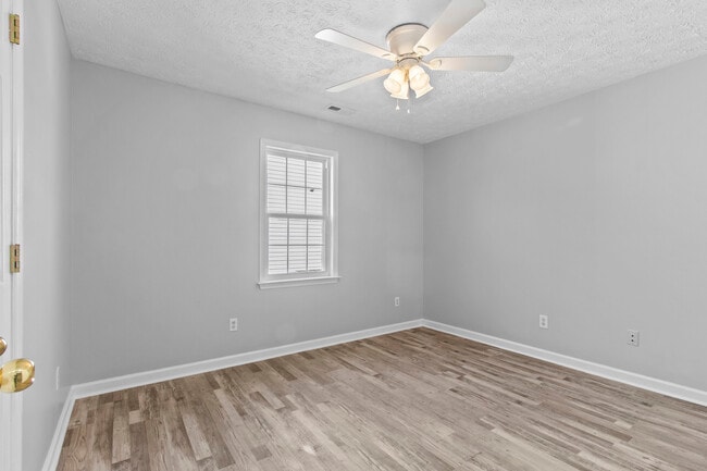 Building Photo - 107 Luke Ct