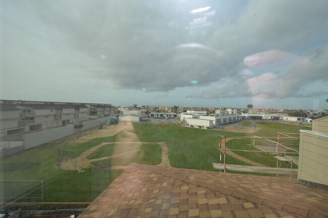 Building Photo - 3BED/3.5BATH in Hollywood Beach