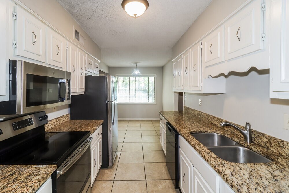 Building Photo - 7261 Hollorn Ln