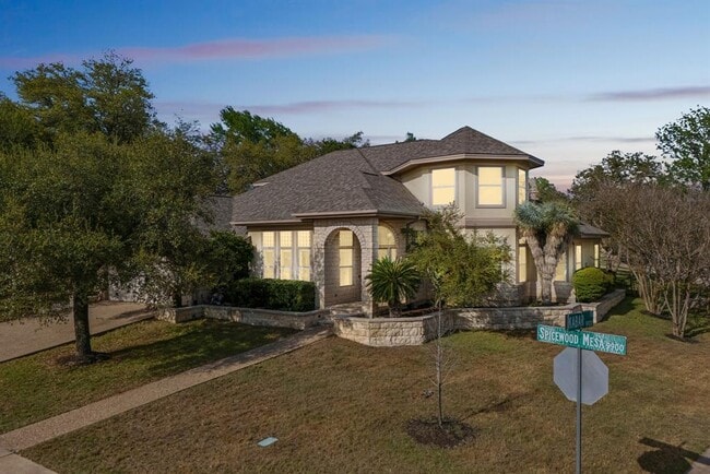 Building Photo - 9907 Spicewood Mesa