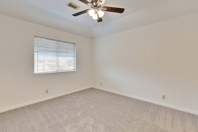 Building Photo - Charming Home in the Coveted River Place C...
