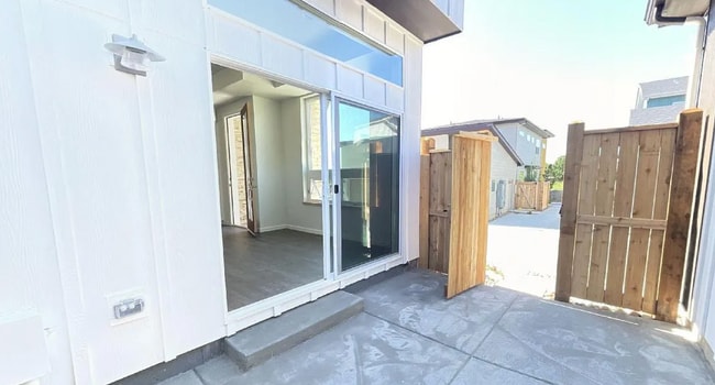 Building Photo - 435 Blue Ridge Ln