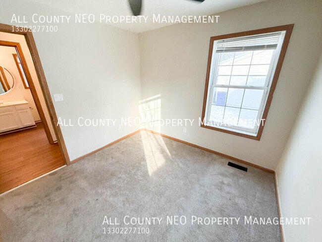 Building Photo - 2637 E 110th St