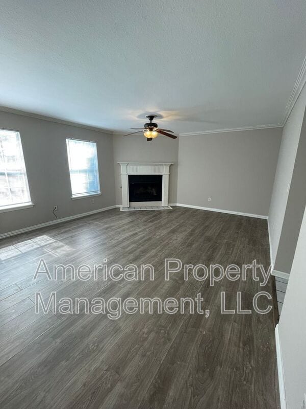 Building Photo - 1802 W 62nd St