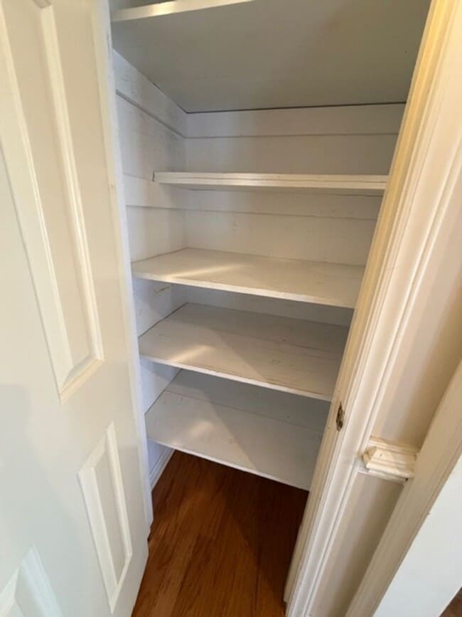 Building Photo - Elon