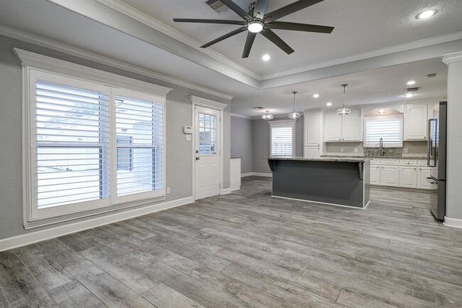 Building Photo - 1614 Droxford Dr