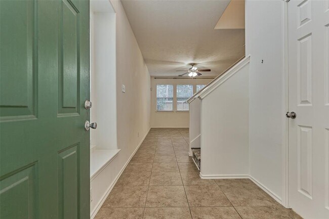 Building Photo - 218 W Stedhill Loop