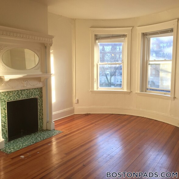 Primary Photo - 1377 Commonwealth Ave