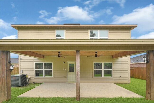 Building Photo - 8843 Leclaire Meadow Dr