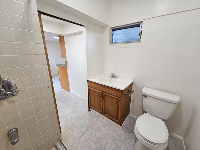 Building Photo - 1 Bed 1 Bath Apartment. No parking
