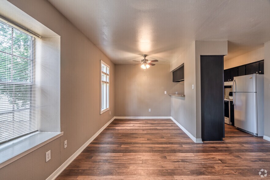 2BR, 1BA - 769SF - Taliesin Apartments