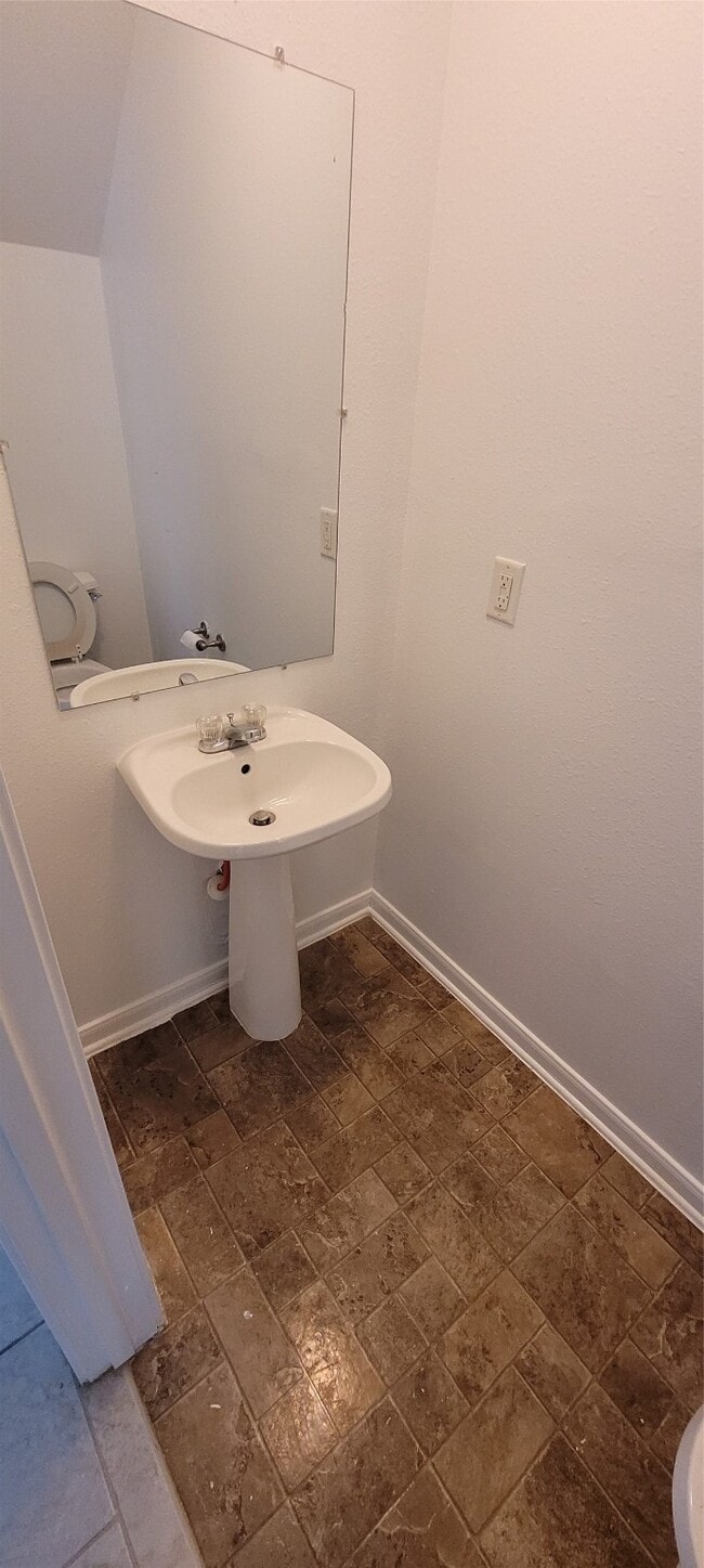 Building Photo - 1426 Ruthven St