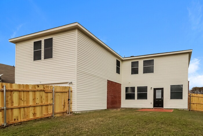 Building Photo - 716 Twin Creek Dr