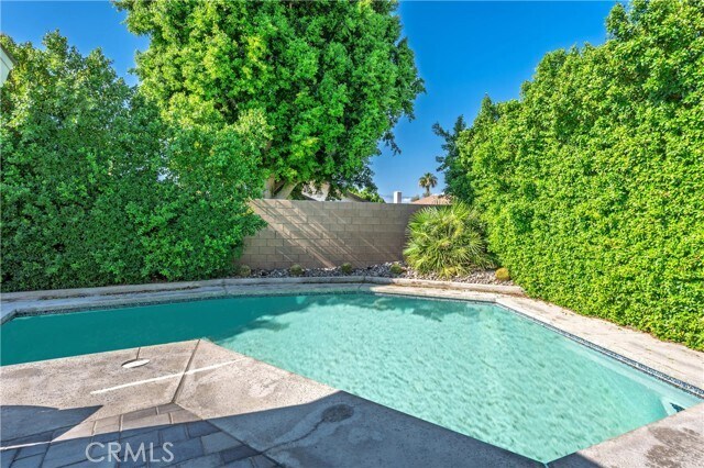 Building Photo - 80695 Columbia Ave