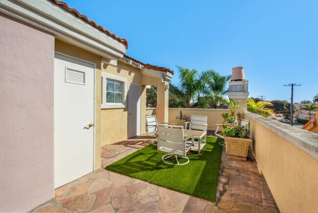 Building Photo - 603 10th St