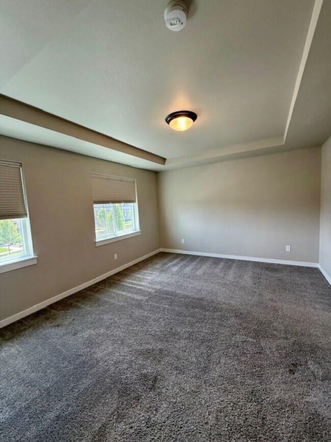 Building Photo - Beautiful 3-Bedroom Townhome in Purcell La...