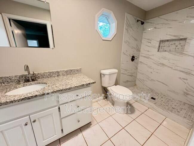 Building Photo - 4617 Rosemont Dr