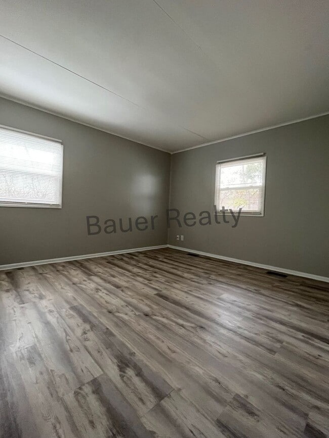 Building Photo - Newly Renovated 3 Bedroom Ranch Home