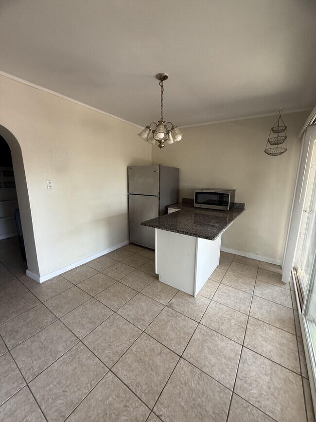 Building Photo - 211 N Campbell St