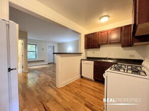 Building Photo - 0 bedroom in CHICAGO IL 60610