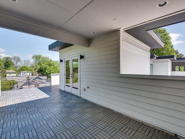 Building Photo - 520 Wabash Ave NE