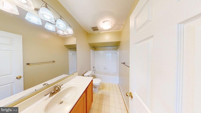 Building Photo - 12820 Rexmore Dr