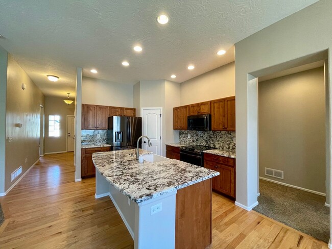 Building Photo - 819 Mt Sneffels Ave
