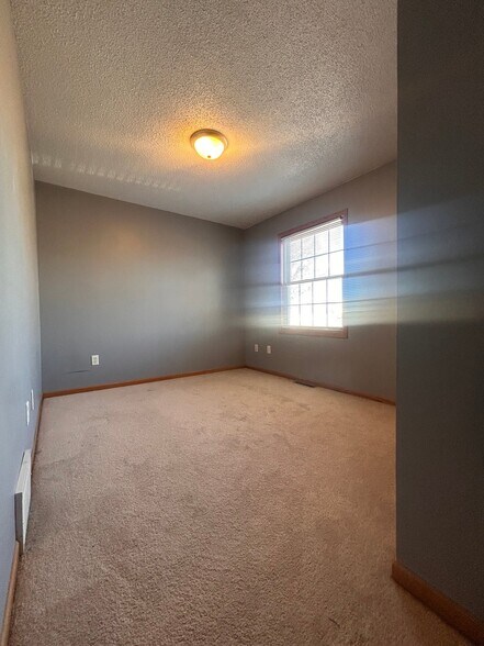 Building Photo - 1829 N Girard Ave