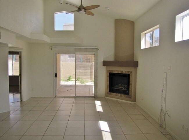 Building Photo - 3BR/2BA/2CG, 1615 sq.ft. home in Sierra Springs subdivision in Sierra Vista, AZ