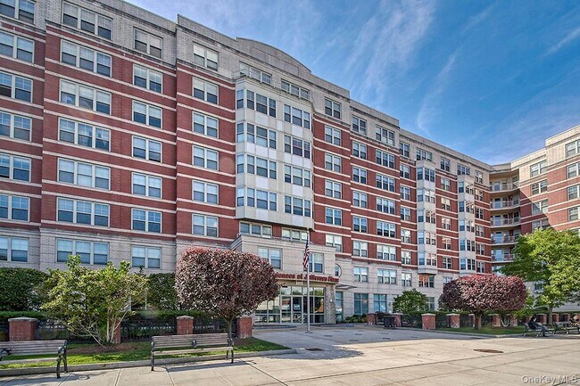 Primary Photo - 300 Mamaroneck Ave
