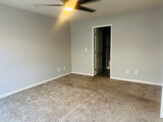 Building Photo - Modern 3-Bedroom Home with Solar Efficiency in Peaceful Mohave Valley Neighborhood