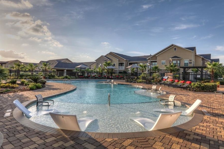 Avenues at Shadow Creek Ranch Pearland, TX Apartment Finder
