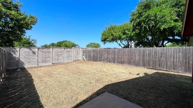 Building Photo - 2013 Margalene Way