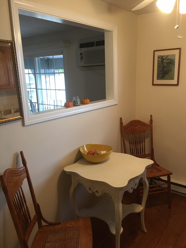 Eating area in Kitchen - 13 Summer St