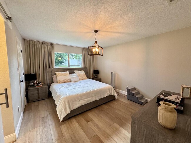 Building Photo - Stylish 3-Bedroom Home with Solar Panels, Modern Upgrades & Pet-Friendly