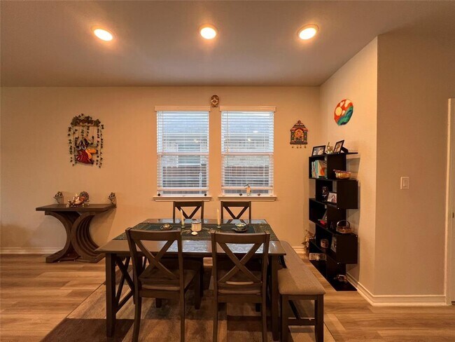 Building Photo - 1610 Purple Martin Dr