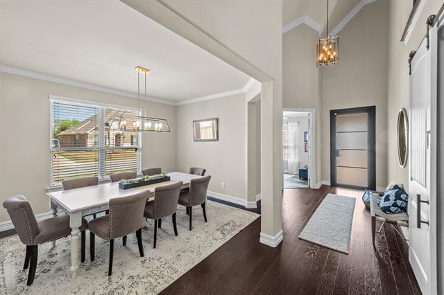 Building Photo - 2881 Redfern Dr