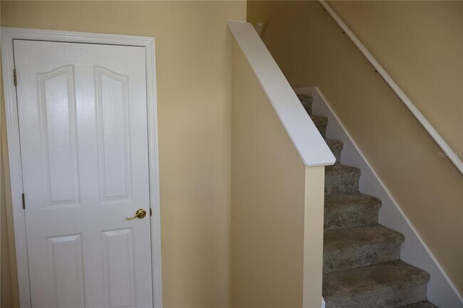 Building Photo - 3019 Pointeview Dr
