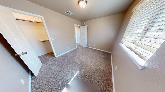 Building Photo - 307 Dober St