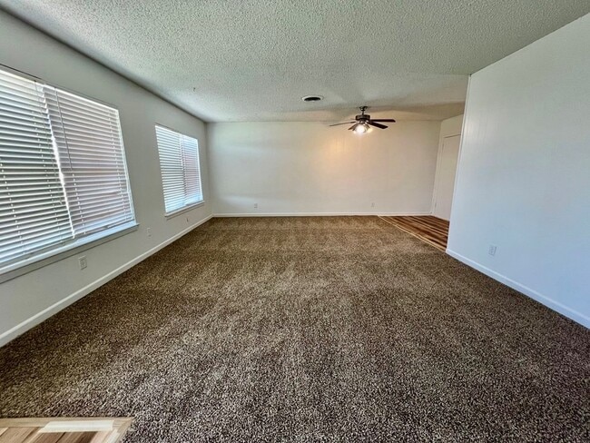 Building Photo - 1803 Fernwood St